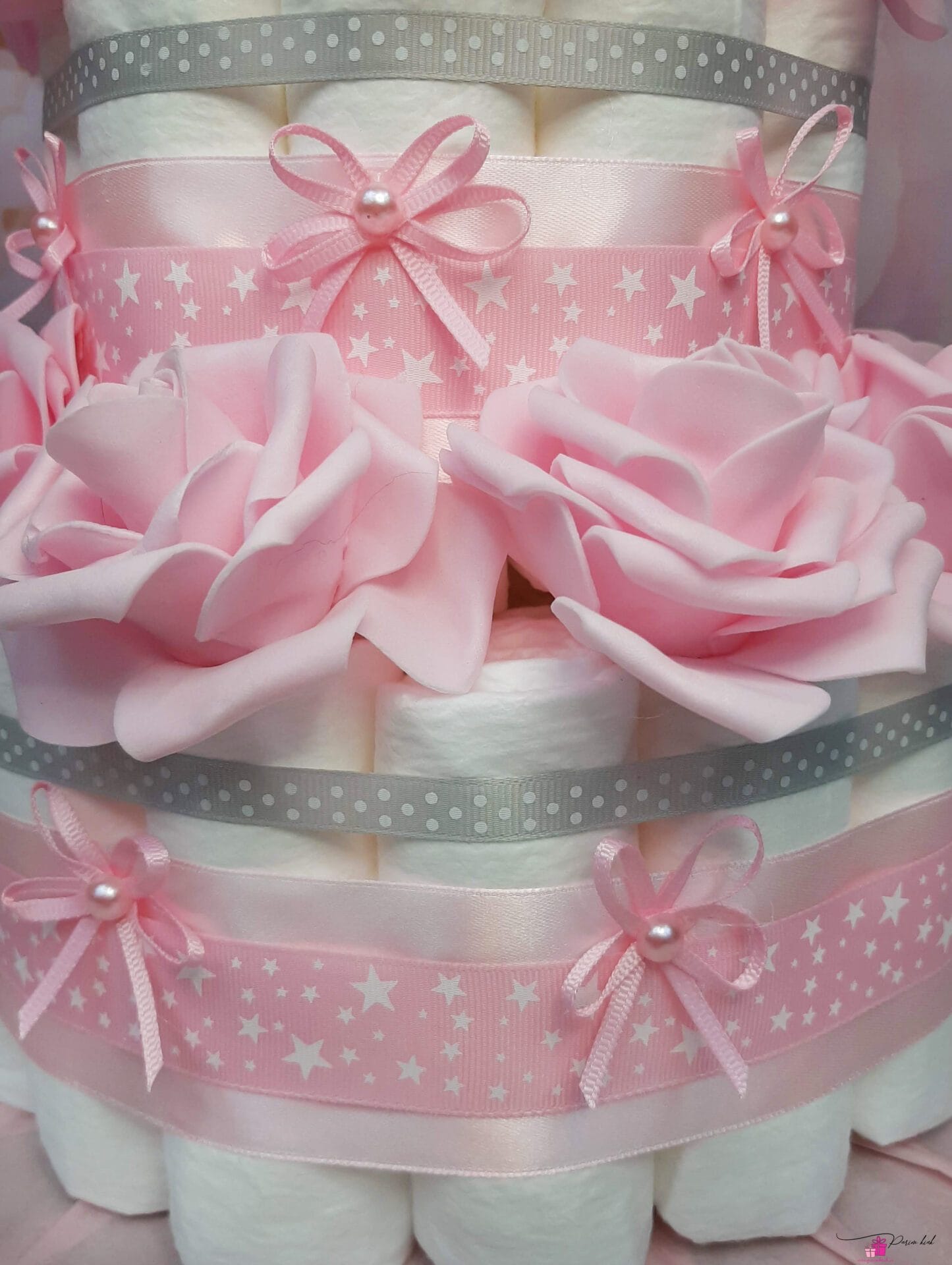 Heleroosa mähkmetort Jänesega