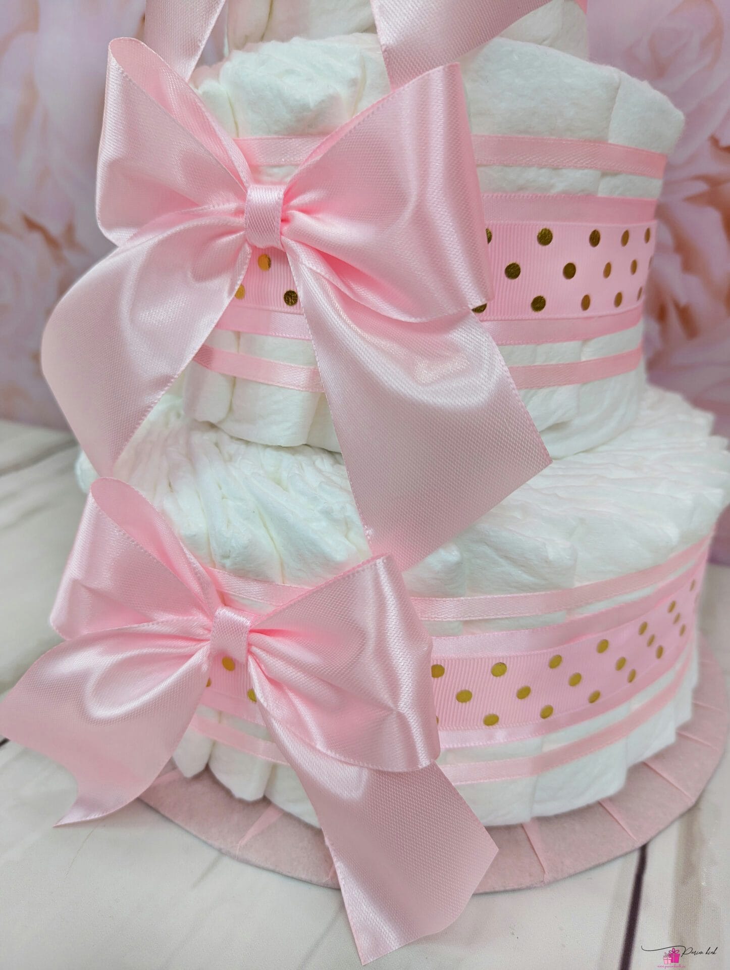 heleroosa mähkmetort kootud papudega