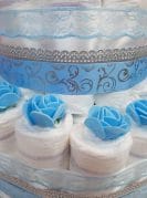 helesinine mähkmetort karuga