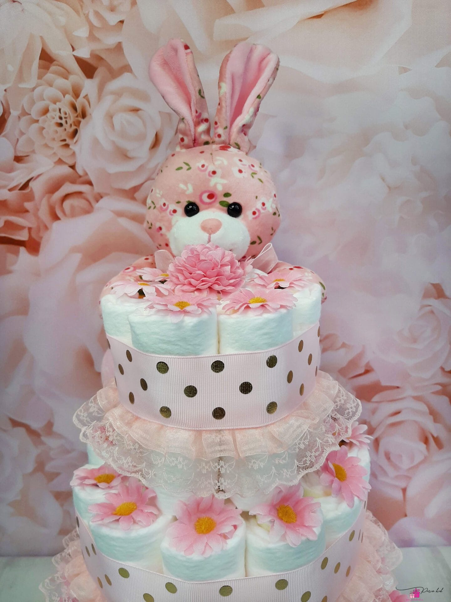 Roosa-Kuldne mähkmetort jänesega 2