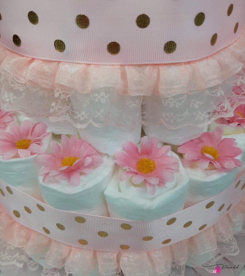 Roosa-Kuldne mähkmetort jänesega Roosa-Kuldne mähkmetort jänesega