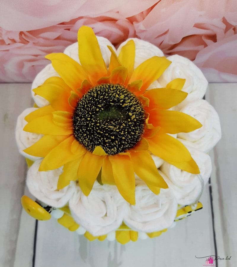 Kollane Pisike mähkmetort lutiketiga Kollane Pisike mähkmetort lutiketiga