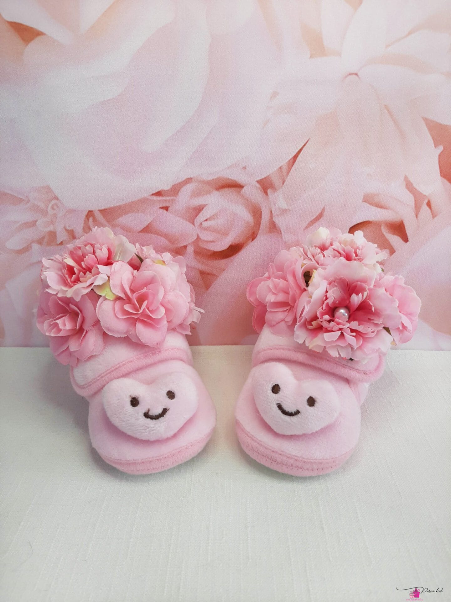 Roosad Papud lilledega