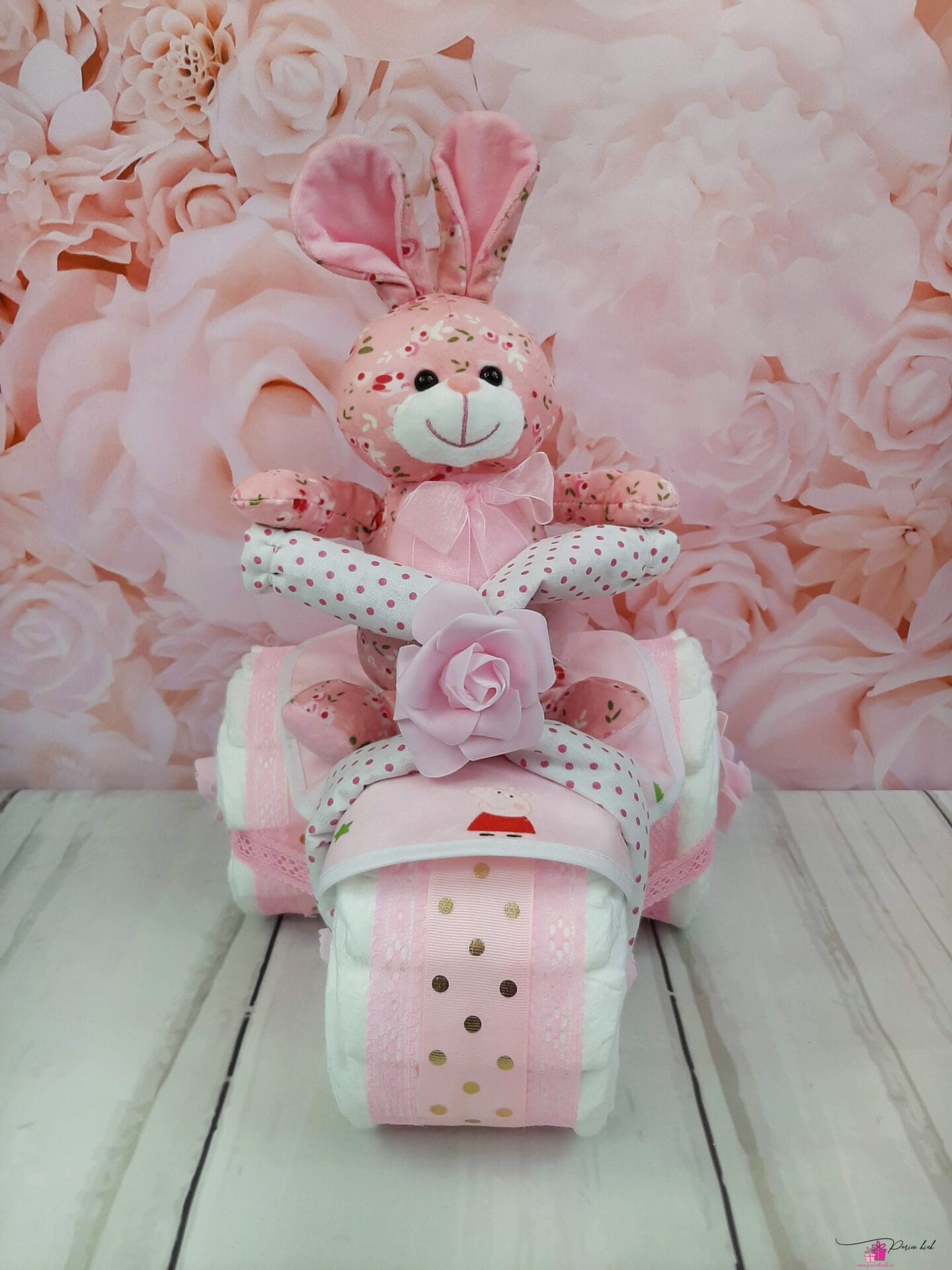 Roosa Kolmerattaline Mähkmetort