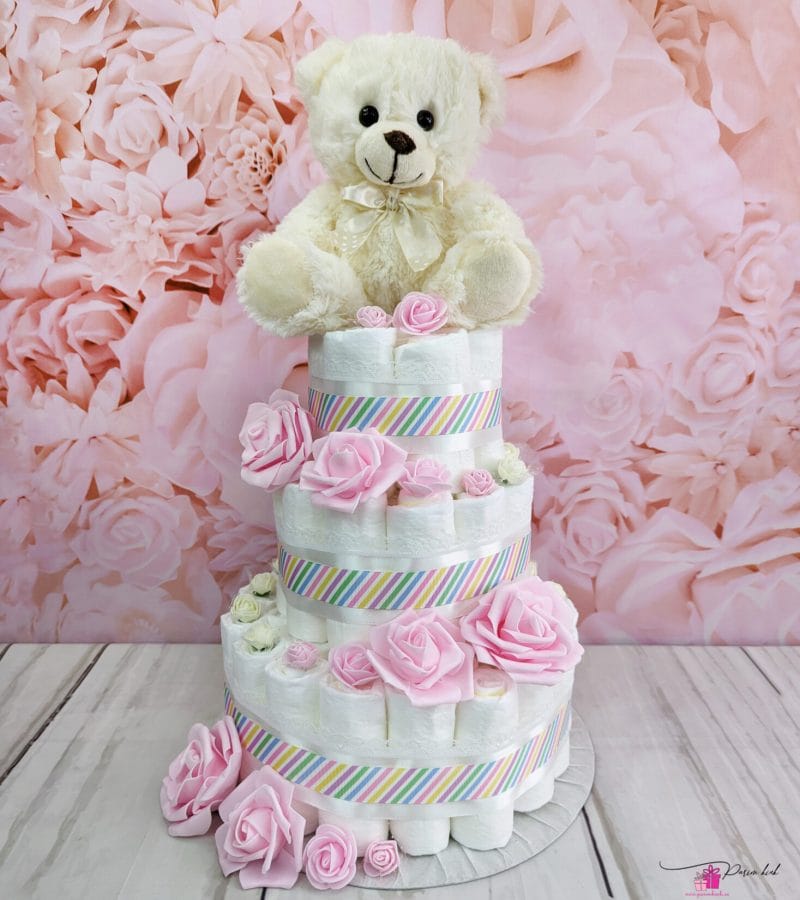 värviline mähkmetort karuga