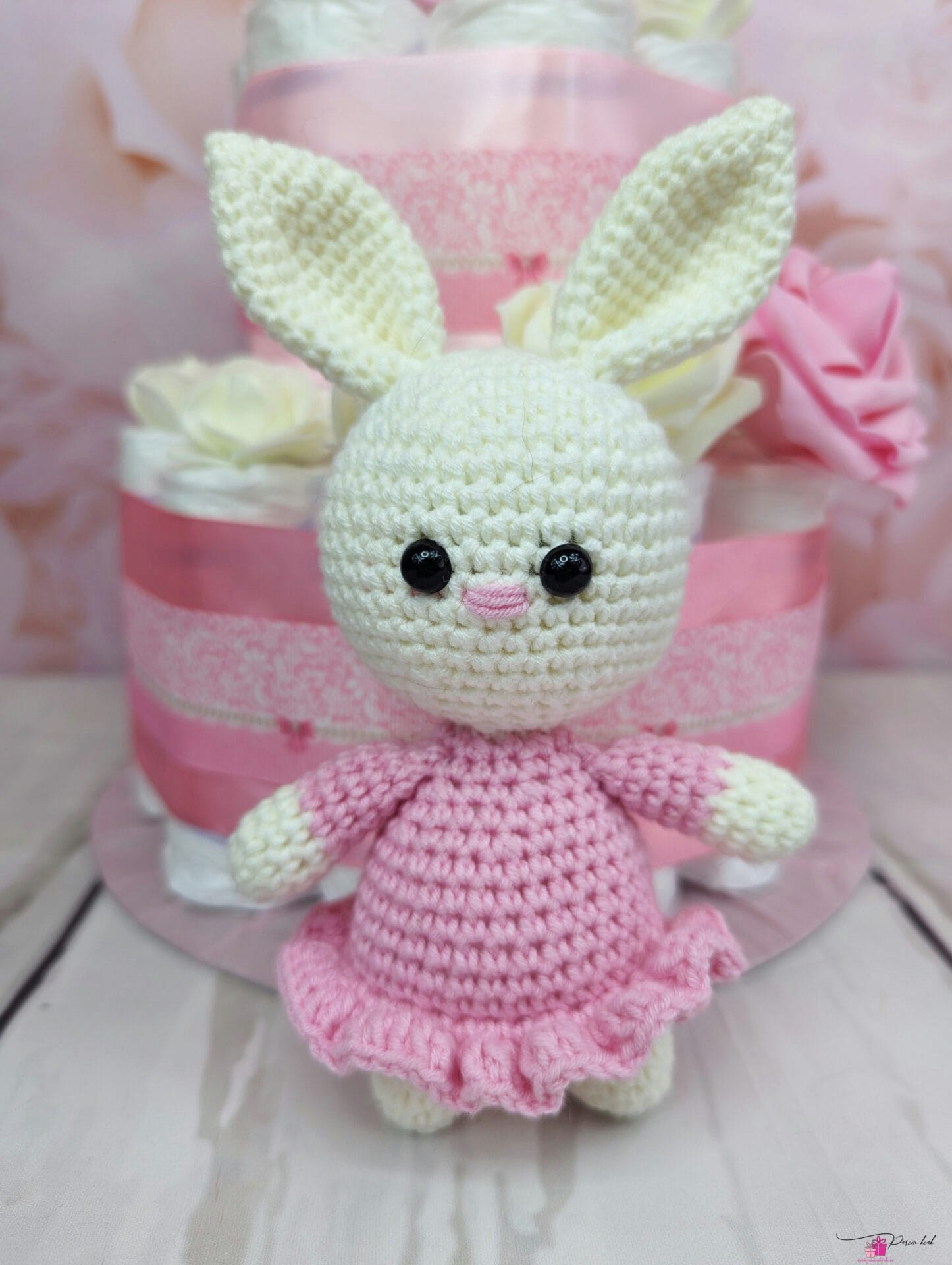 roosa väike mähkmetort amigurumiga 4