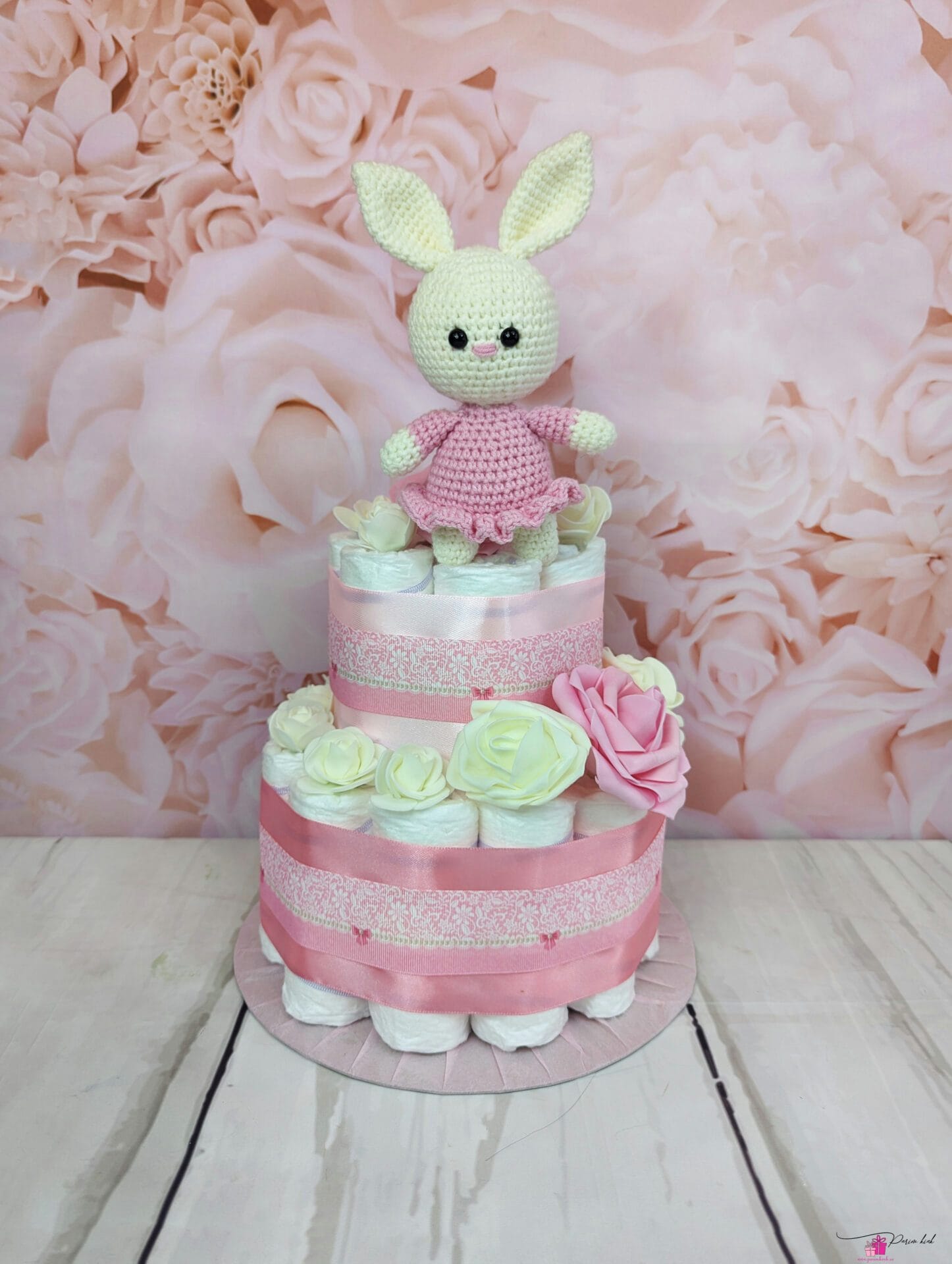 roosa väike mähkmetort amigurumiga 7