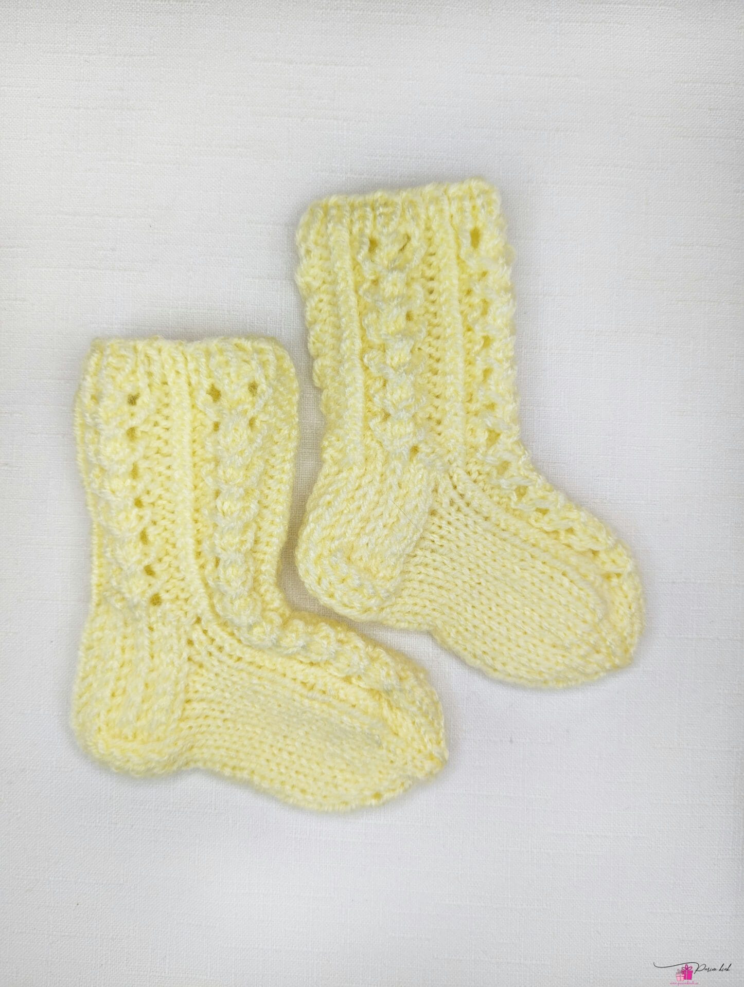 Helekollased pitssokid beebile. 1jpg