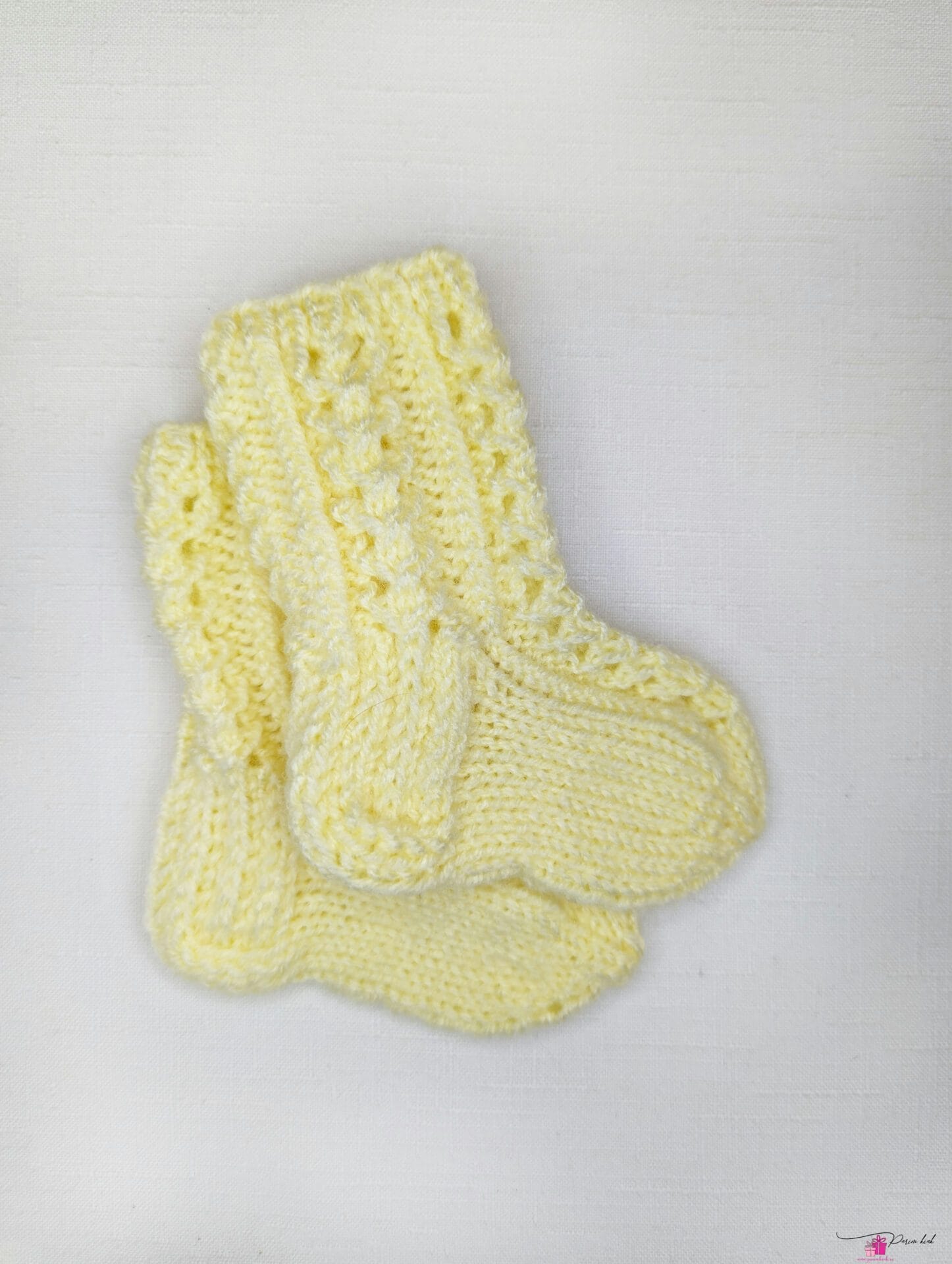 Helekollased pitssokid beebile