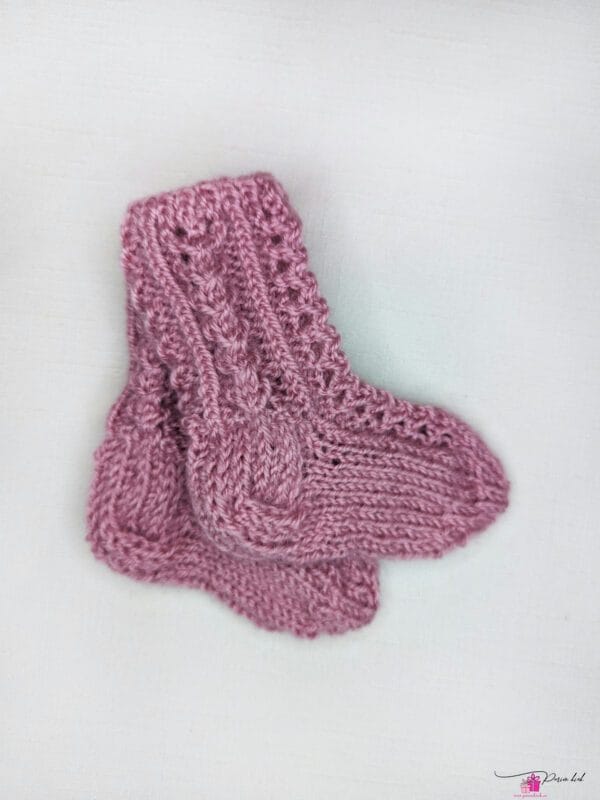 Vanaroosad pitssokid beebile