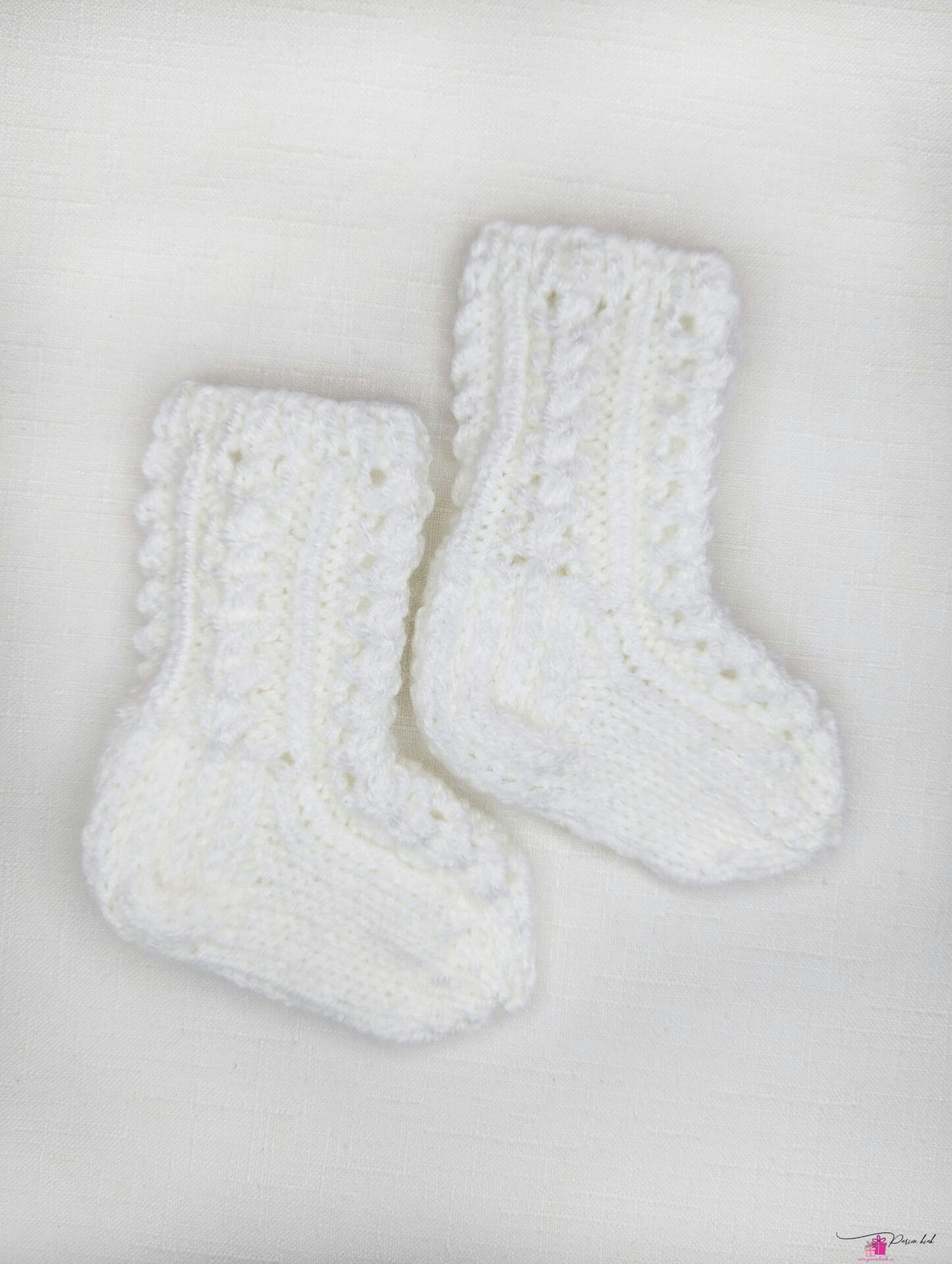 valged pitssokid beebile 1