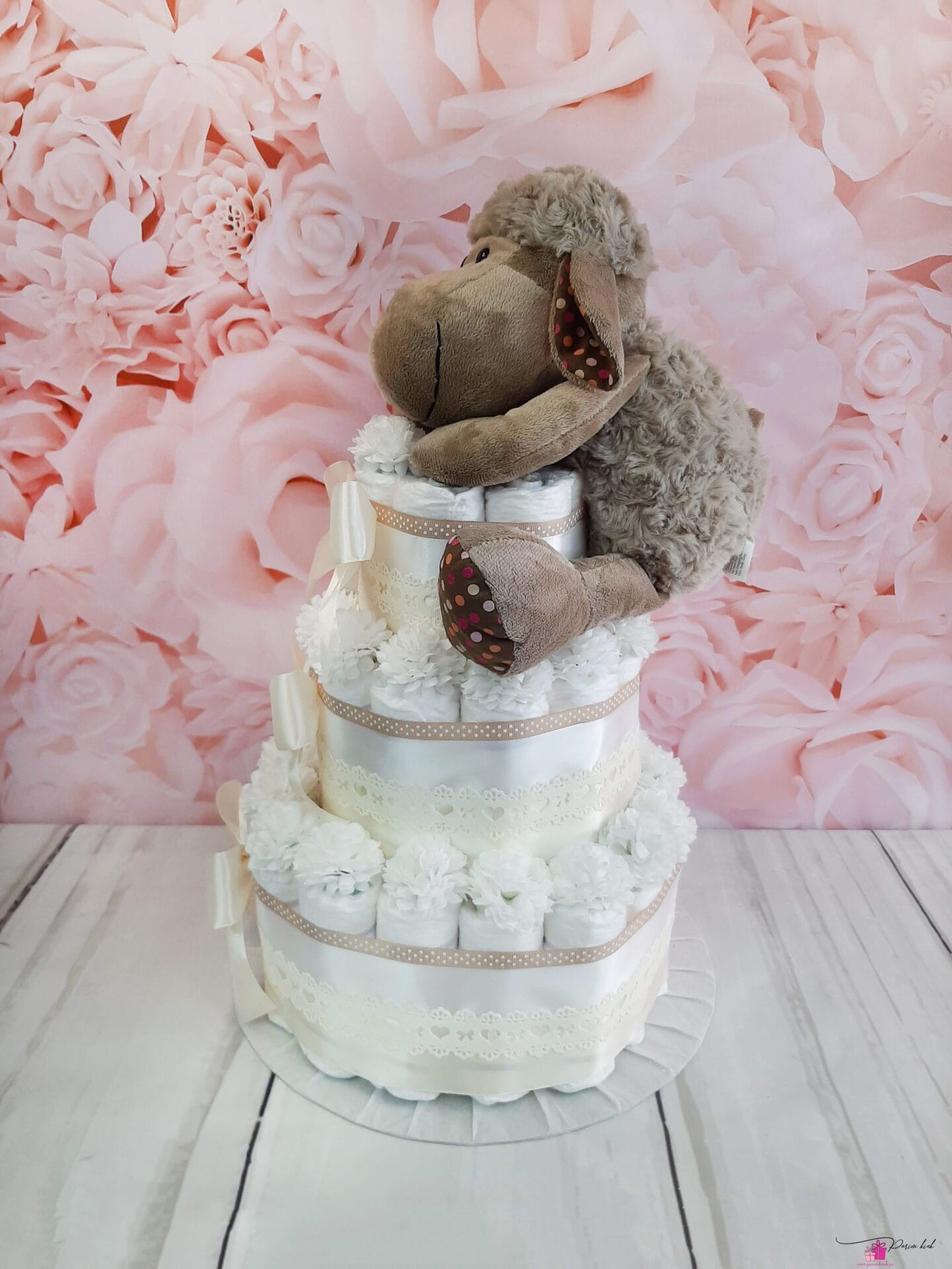 Neutraalne mähkmetort lambaga 13