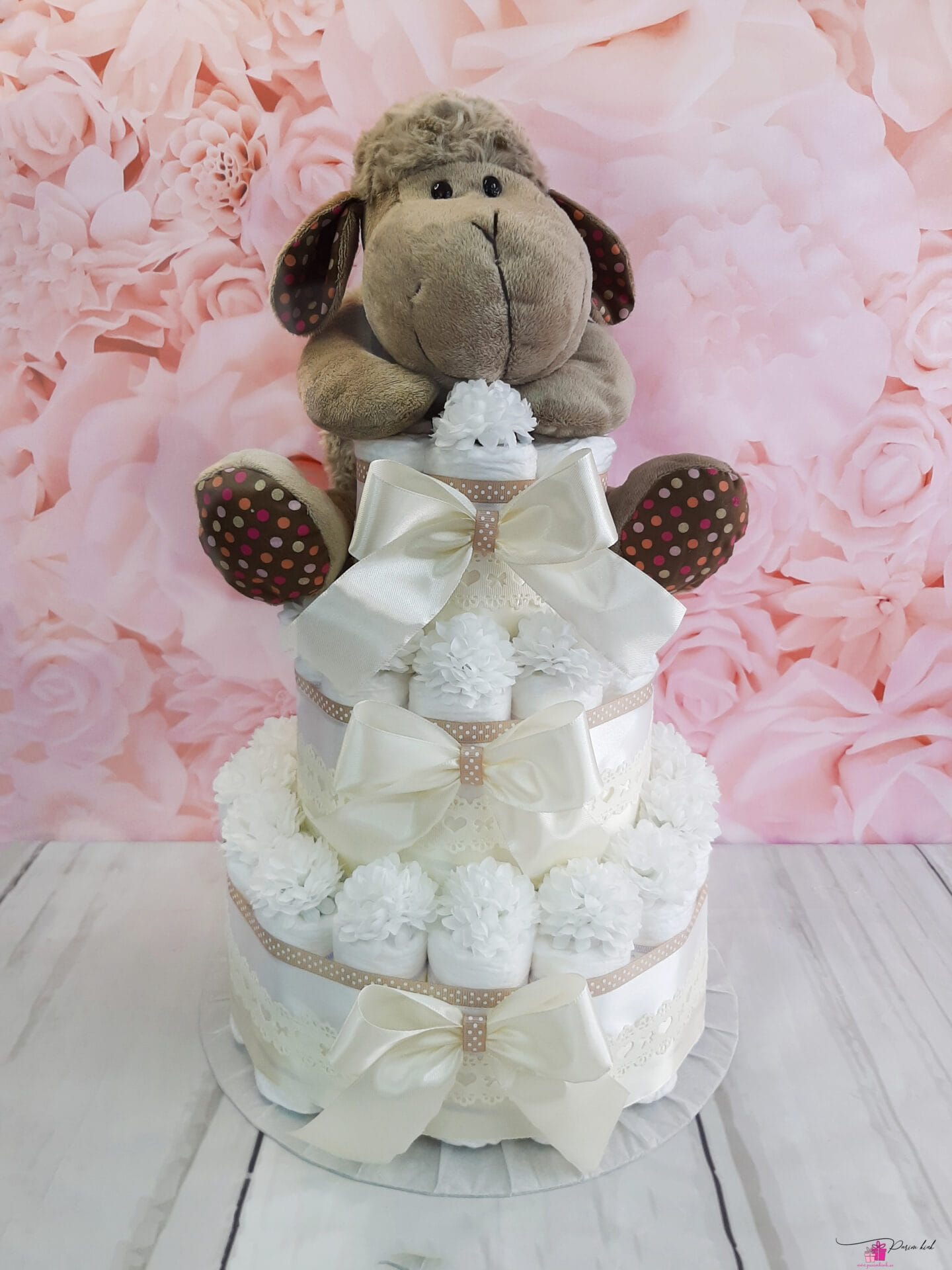 Neutraalne mähkmetort lambaga 15