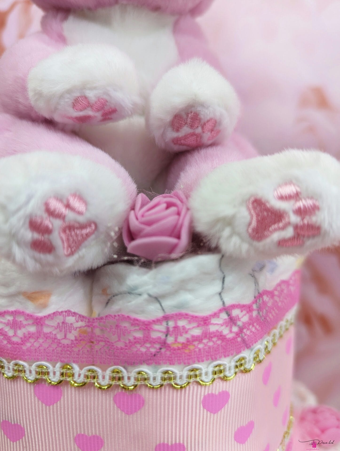 roosa mähkmetort kassiga 12