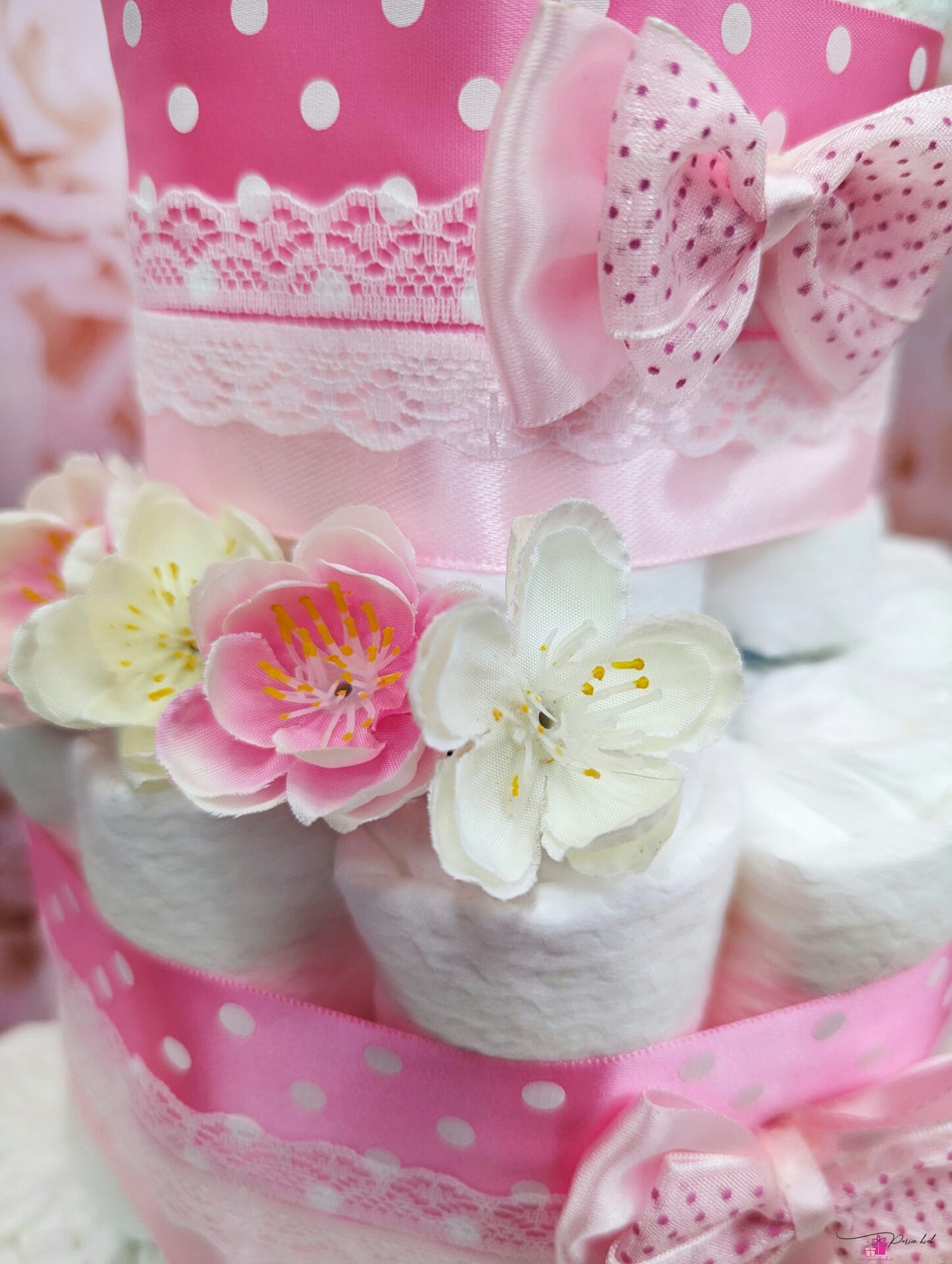 roosa mähkmetort käsitöö draakoniga