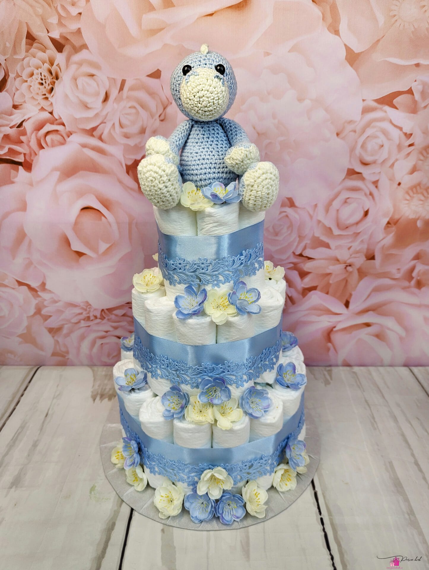 sinine mähkmetort käsitöö draakoniga 6