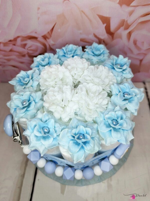 sinine pisike mähkmetort lutiketiga