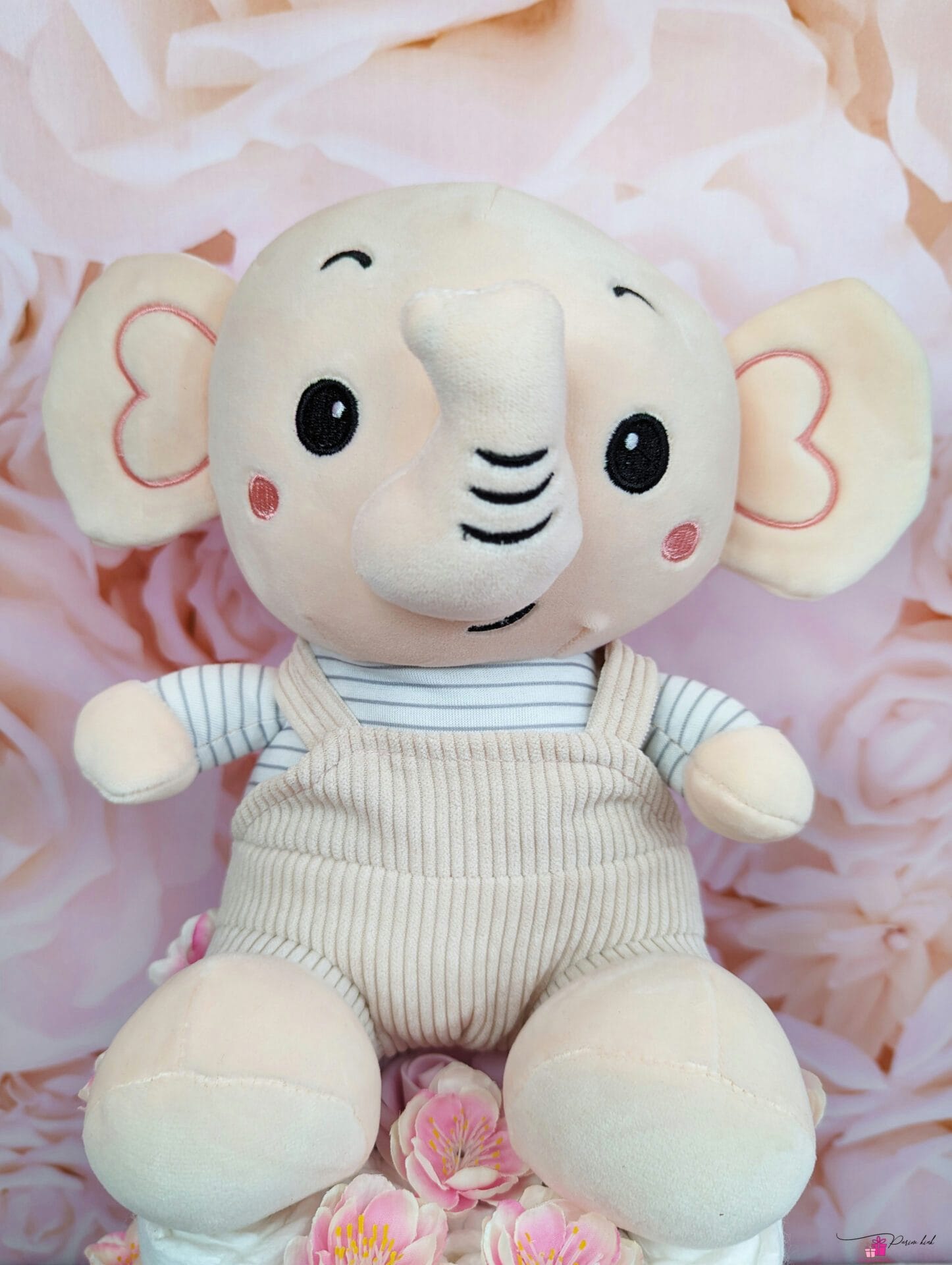 heleroosa mähkmetort elevandiga 2