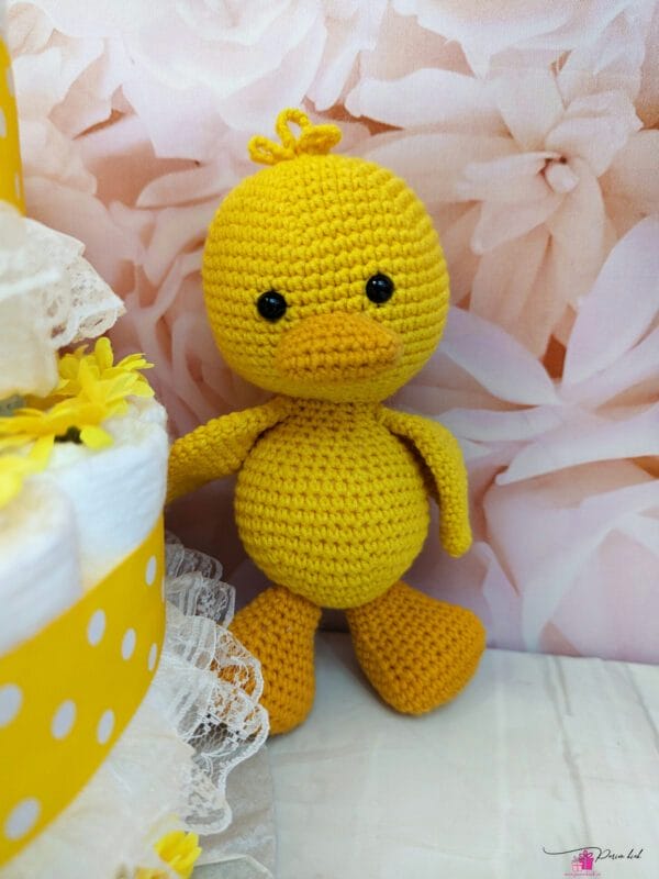 kollane mähkmetort amigurumi pardiga