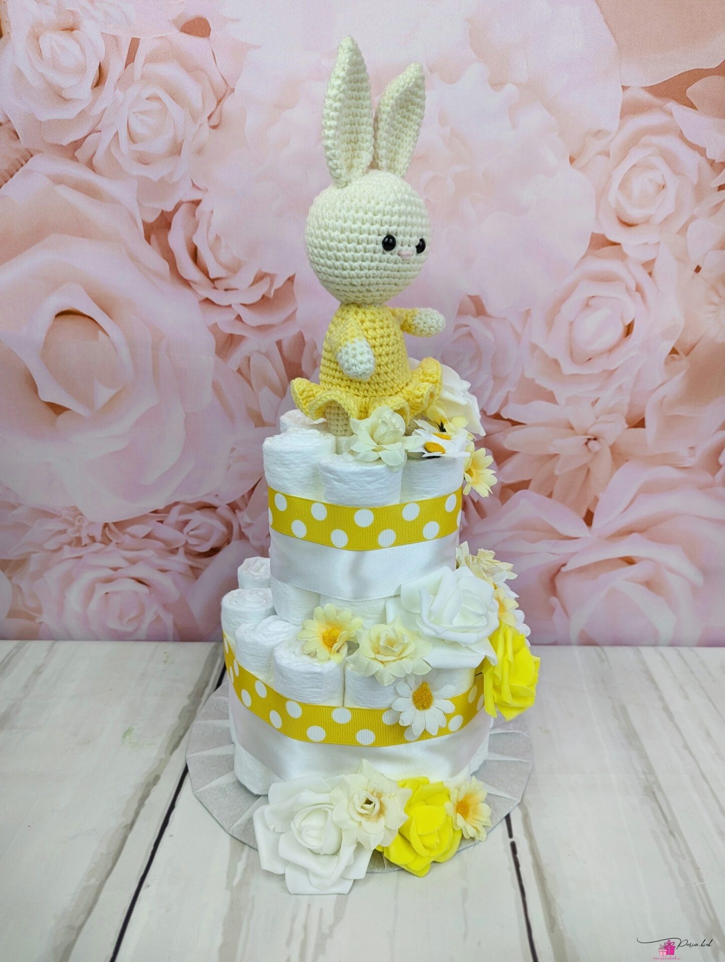 kollane väike mähkmetort amigurumiga 5