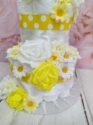 kollane väike mähkmetort amigurumiga 6