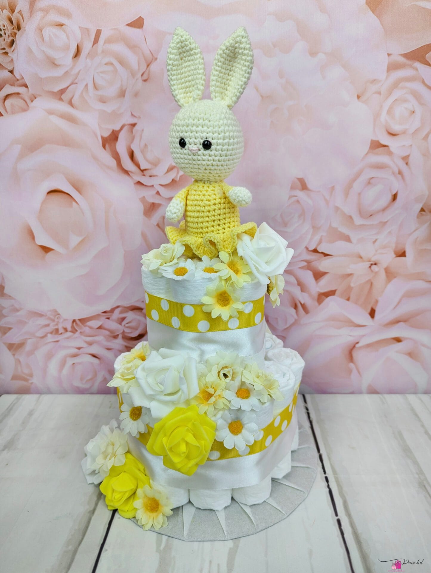 kollane väike mähkmetort amigurumiga 7