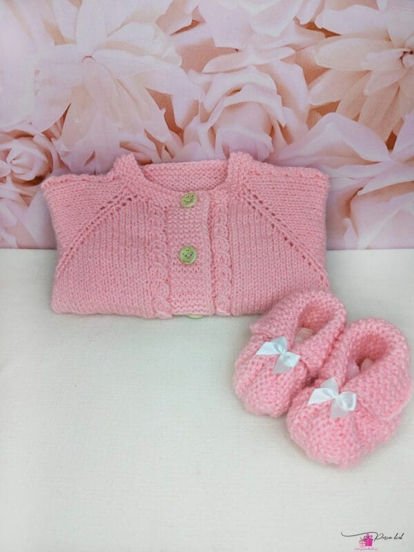 käsitööna kootud kampsun ja papud 1 käsitööna kootud kampsun ja papud 1