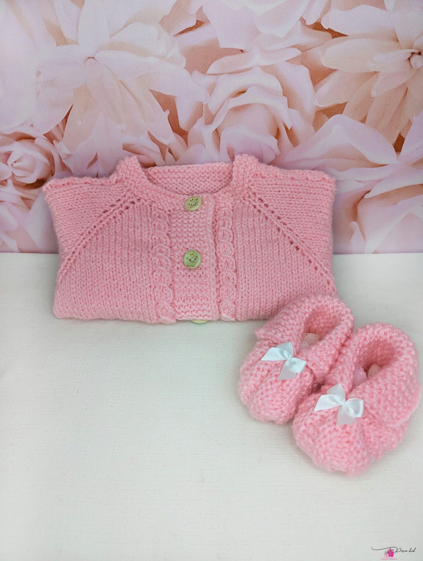 käsitööna kootud kampsun ja papud 1