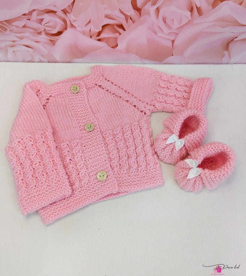 kootud beebi kampsun ja papud kootud beebi kampsun ja papud