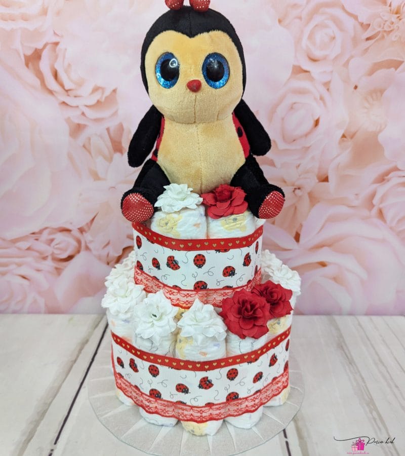 punane väike mähkmetort lepatriinuga punane väike mähkmetort lepatriinuga