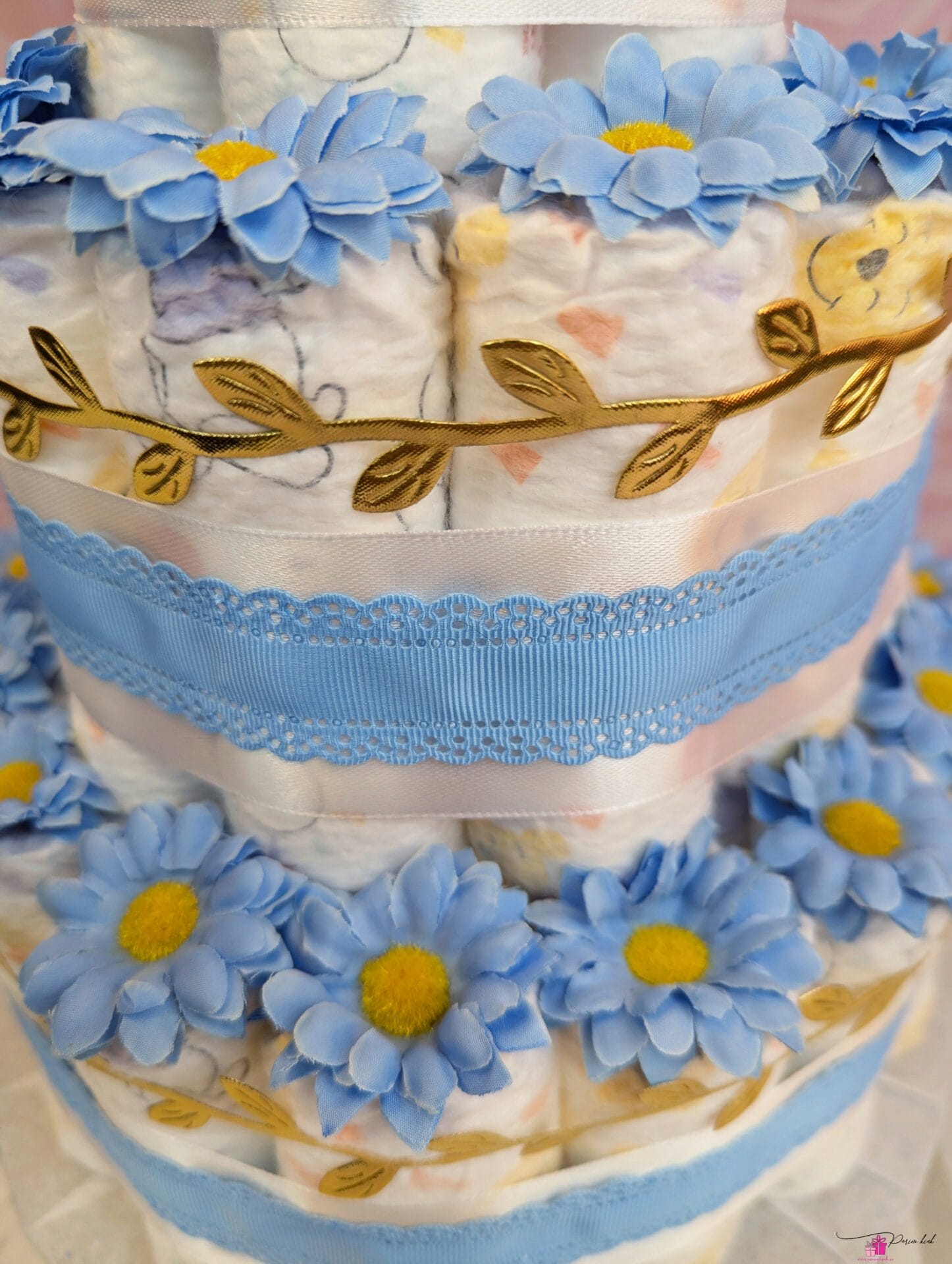 Helesinine mähkmetort amigurumi jänesega 2