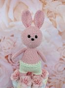 heleroosa mähkmetort amigurumi jänkuga 1