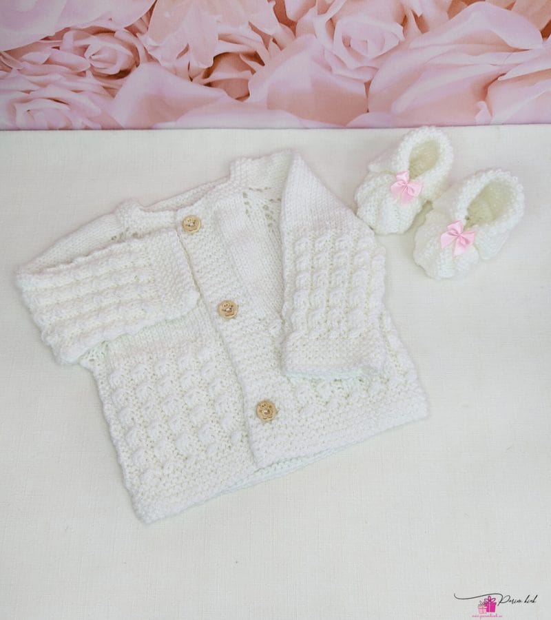 käsitööna kootud kampsun ja papud tüdrukule käsitööna kootud kampsun ja papud tüdrukule