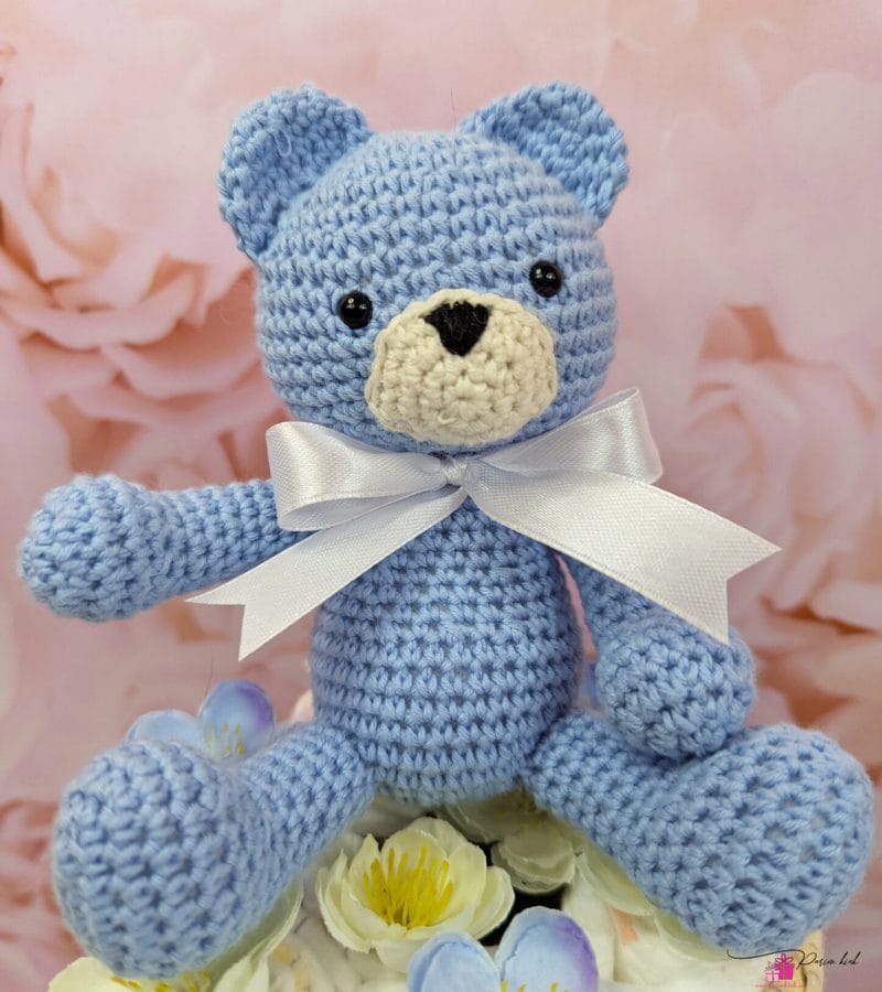 sinine mähkmetort amigurumi karuga 1 sinine mähkmetort amigurumi karuga 1