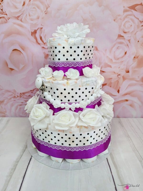 lilla täpiline mähkmetort lutiketiga