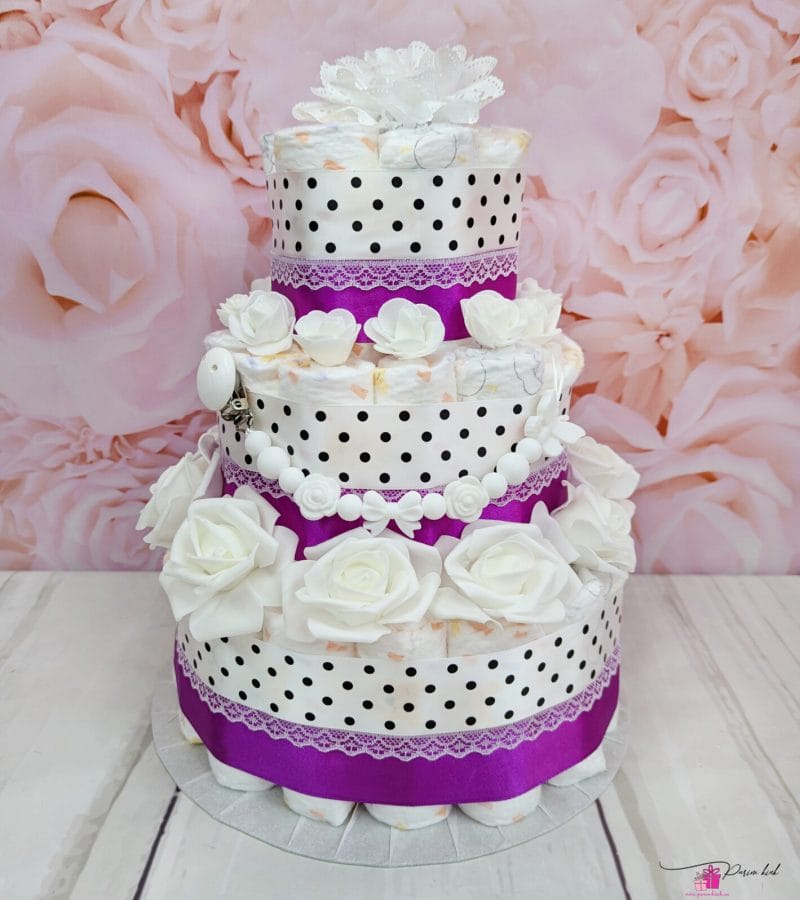 lilla täpiline mähkmetort lutiketiga