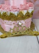 Roosa-Kuldne mähkmetort krooniga