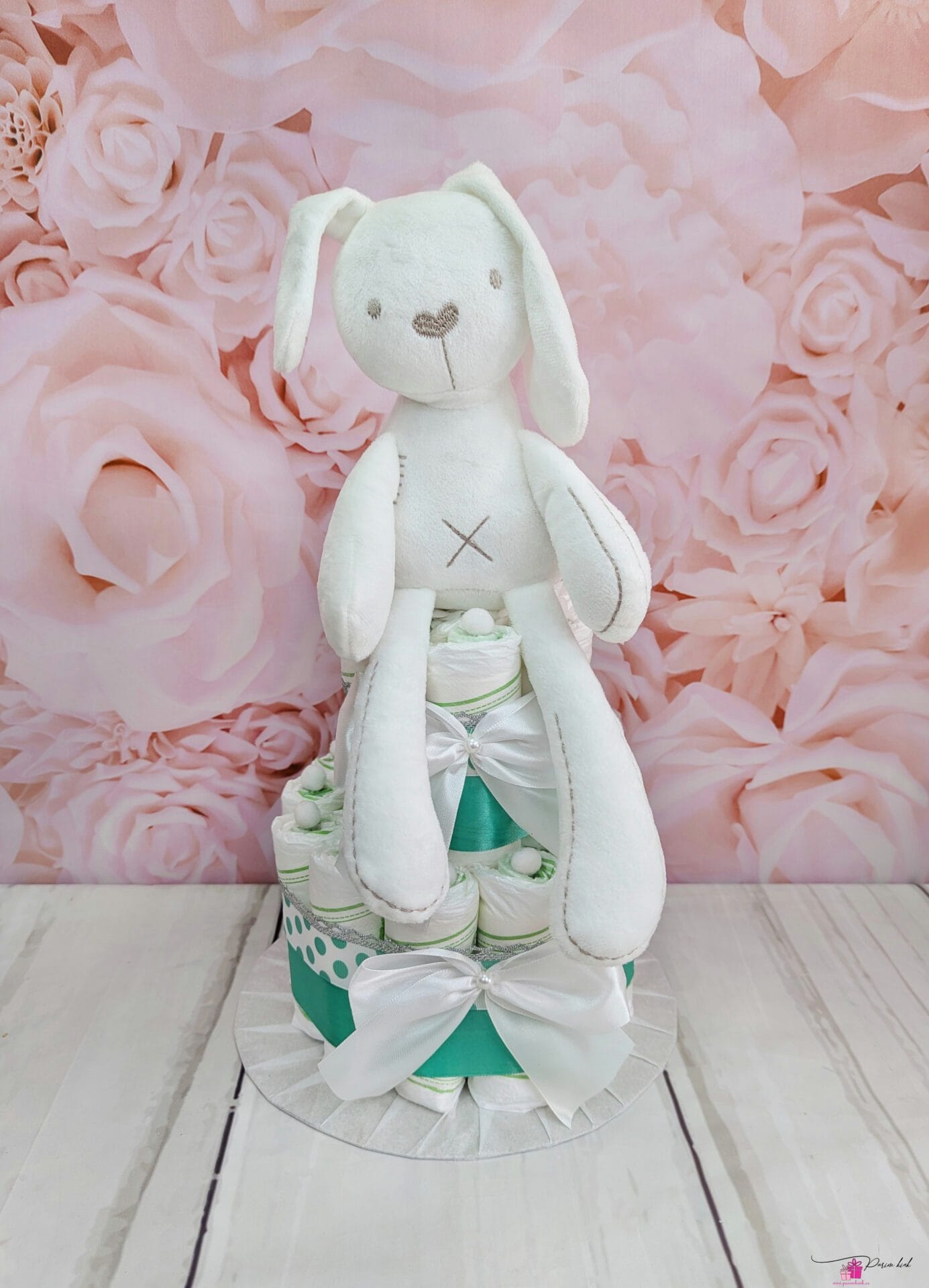 roheline mähkmetort jänkuga