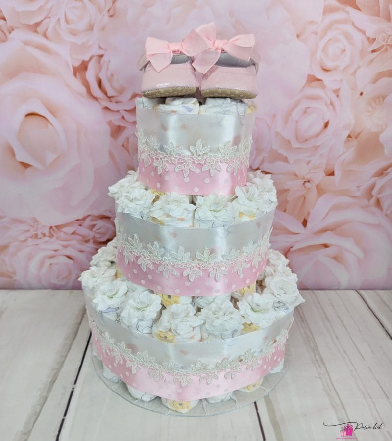 roosa-valge mähkmetort papudega roosa-valge mähkmetort papudega