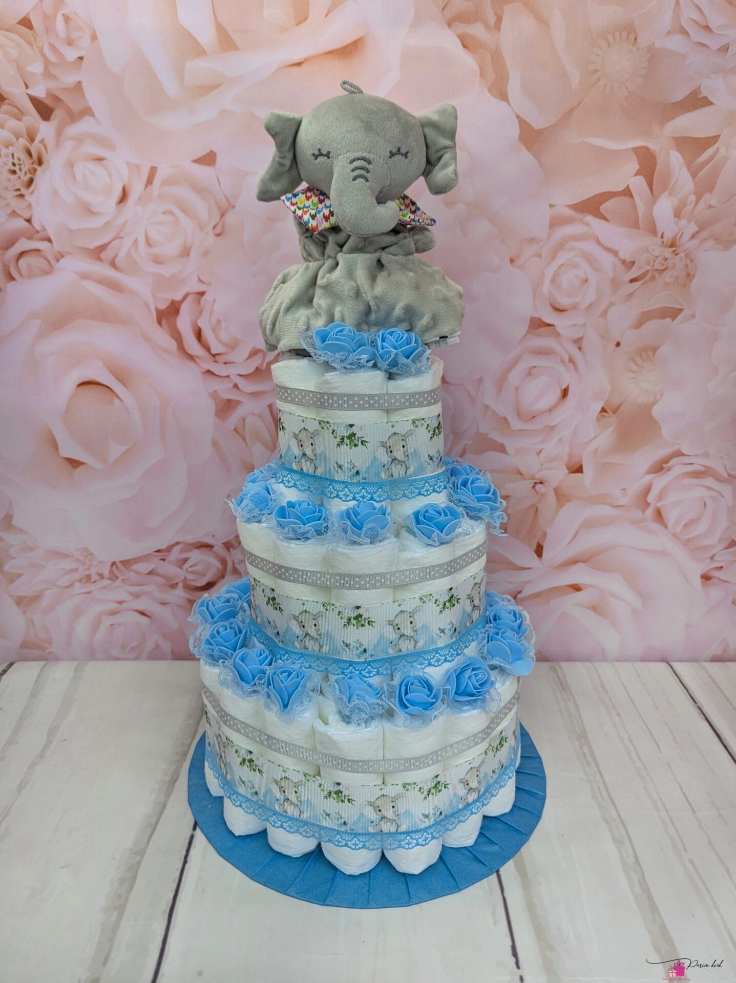 Kaisutekiga mähkmetort on vahva kingitus, sest beebi saab lisaks mähkmetele ka endale kaisuteki, mis loob talle magades turvatunde ja mille kaisus on lihtsalt n