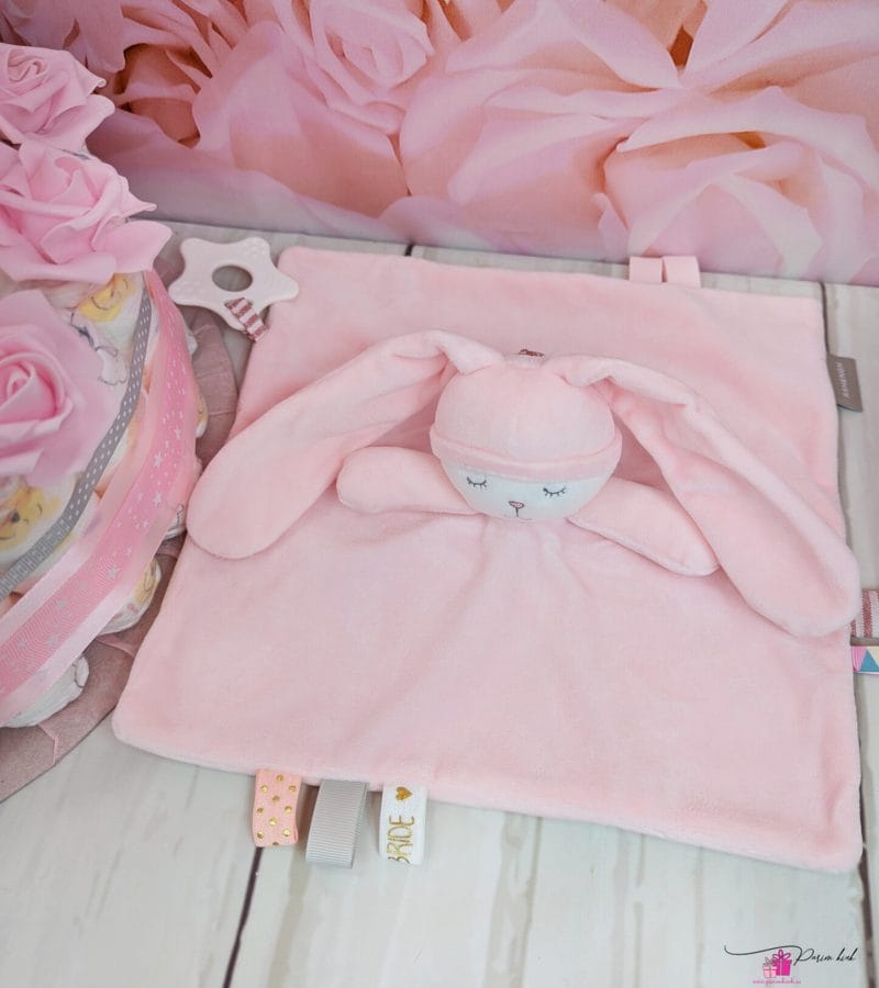 neljakordne heleroosa mähkmetort kaisutekiga neljakordne heleroosa mähkmetort kaisutekiga