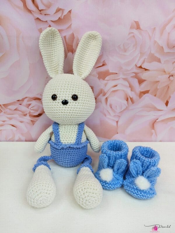 Amigurumi jänkupoiss ja jänkupapud