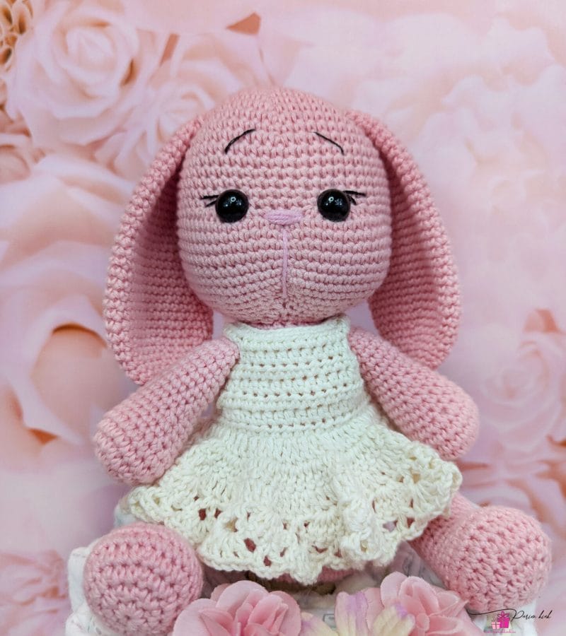 Roosa mähkmetort käsitöö amigurumi jänkuga 1 Roosa mähkmetort käsitöö amigurumi jänkuga 1