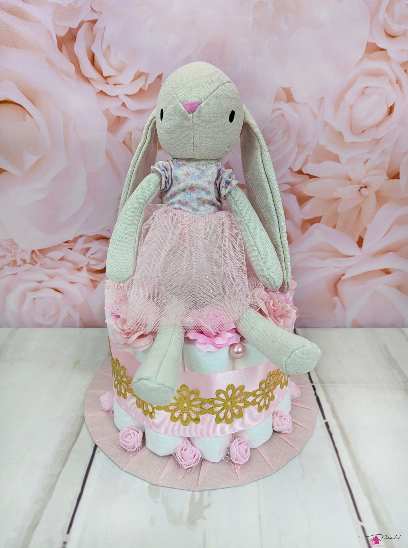 roosa mähkmetort jänku ja tuledega