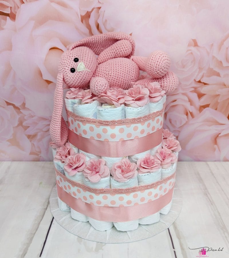 roosa täpiline mähkmetort amigurumi jänkuga4