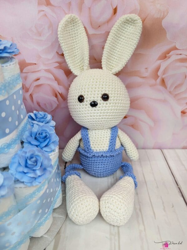 täpiline mähkmetort amigurumi jänkuga