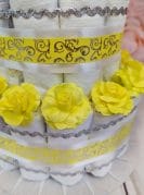 kollane mähkmetort amigurumi jänkuga 2