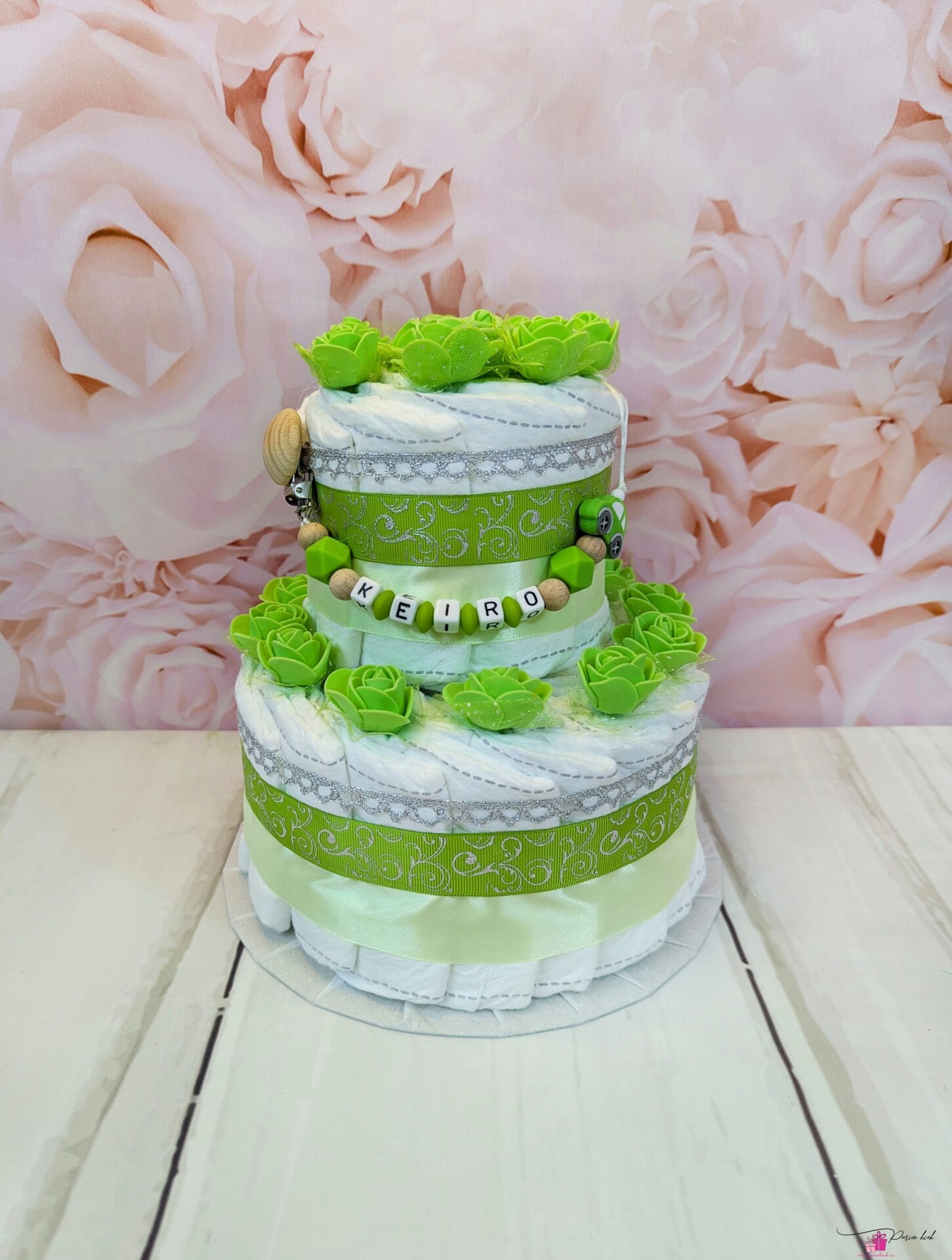 roheline mähkmetort lutiketiga