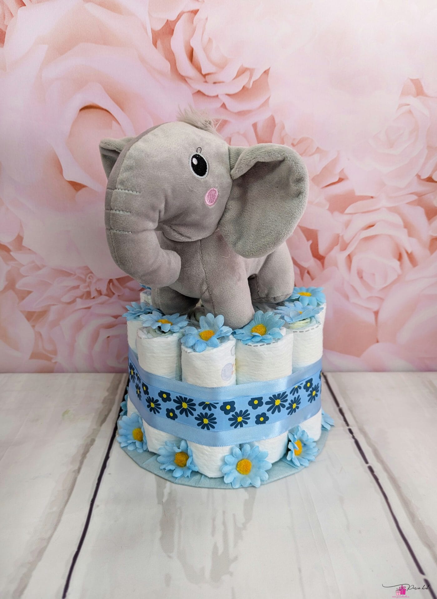 Elevant, kes ootab enda uue suurima sõbraga kohtumist kellega koos mängida, magada ja koos suureks kasvada.
Mähkmetort on valmistatud 14tk Pampers Premium Care 